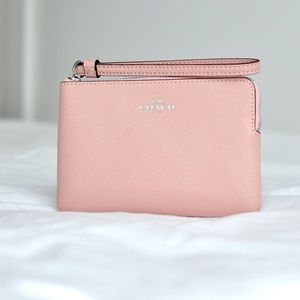 Coach NWT Light Pink Corner Zip Wristlet